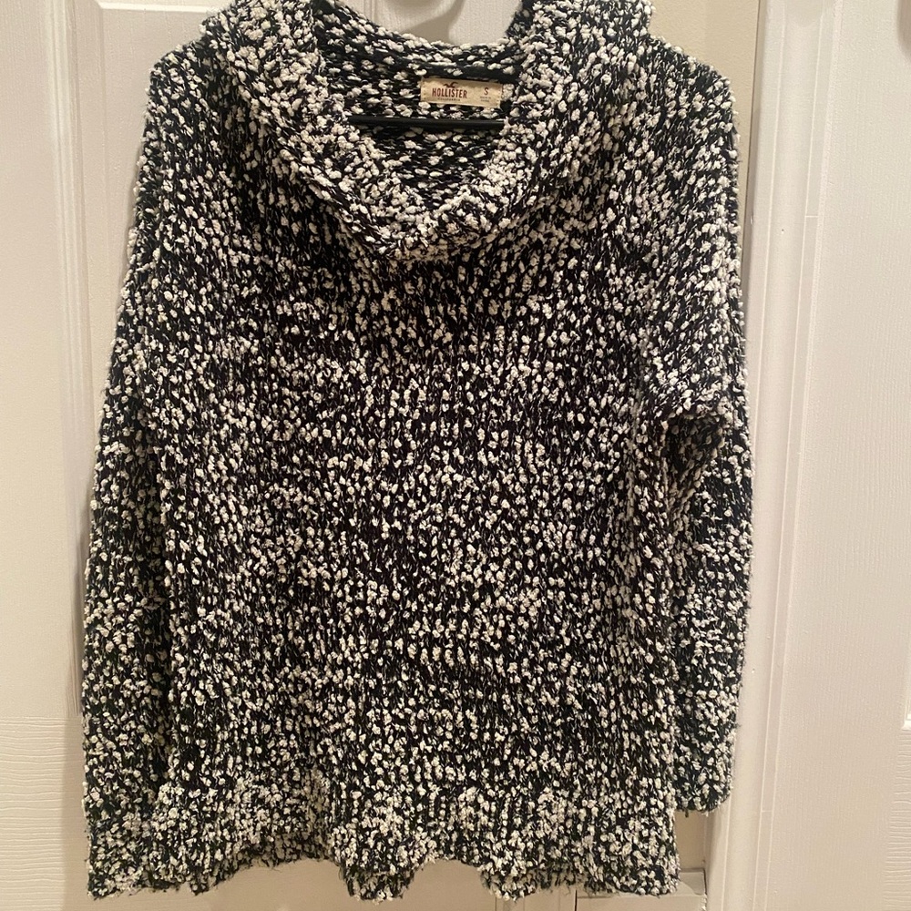 Hollister Thick Sweater Hoodie